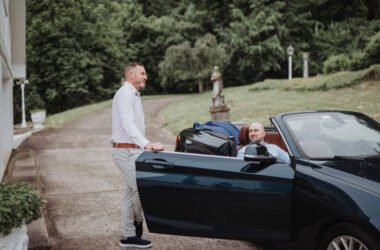 How Wedding Car Hire Enhances Your Dream Wedding Photos