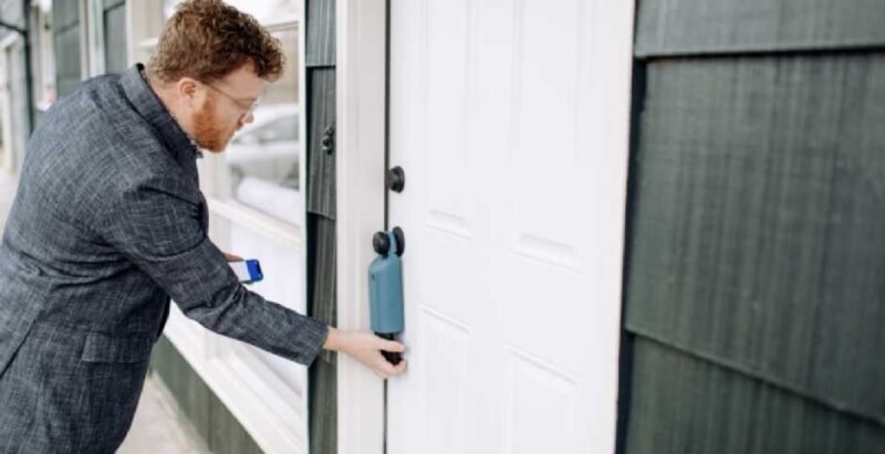 Locked Out of Your Home? How an Emergency Locksmith Can Get You Back In Quickly and Safely