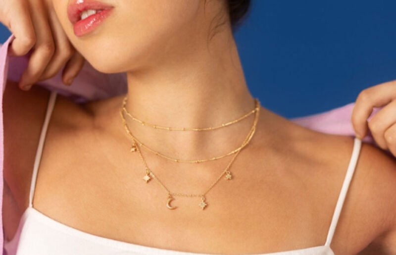 Simple Tips for Layering Necklaces Without Tangling