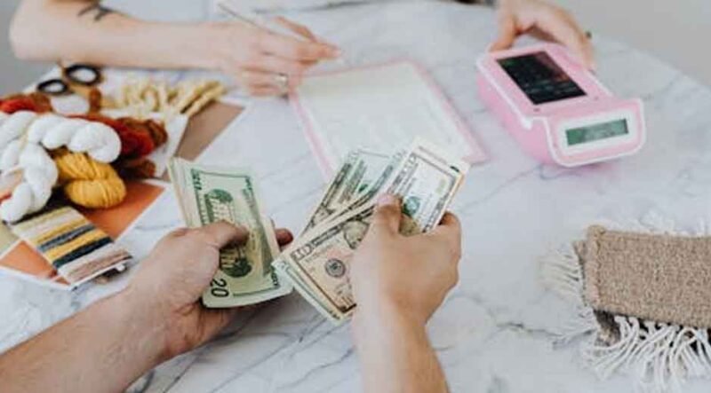 The-Smart-Homeowner’s-Guide-to-Saving-on-Energy-Bills