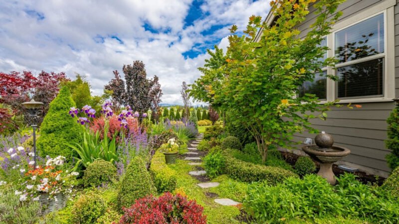 Effortless Landscaping Ideas_ Simple Strategies for a Beautiful, Easy-to-Care-For Garden