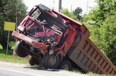Why Immediate Legal Help Matters Most for Victims of Big Truck Crashes