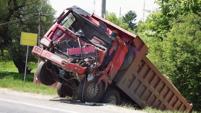 Why Immediate Legal Help Matters Most for Victims of Big Truck Crashes