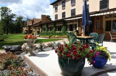 Why a Lake-View Restaurant in Bemidji Sets the Tone for Memorable Gatherings