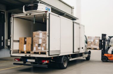 How Refrigerated Transport Keeps the Cold Chain Moving