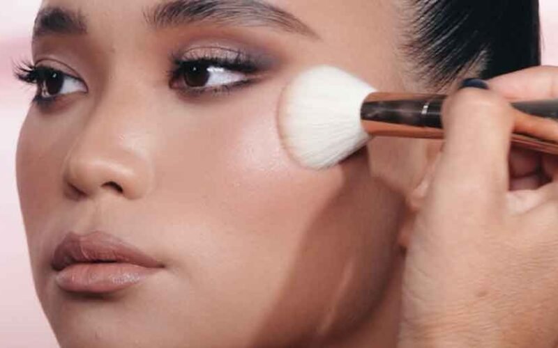 Mini Blush: Compact Color for On-the-Go Glam